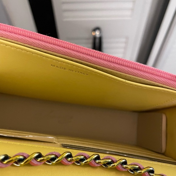 CHANEL PINK 21P WOC IRIDESCENT HARDWARE LIMITED EDITION Beautiful 💕 ❌sold FF❌ - Picture 14 of 16